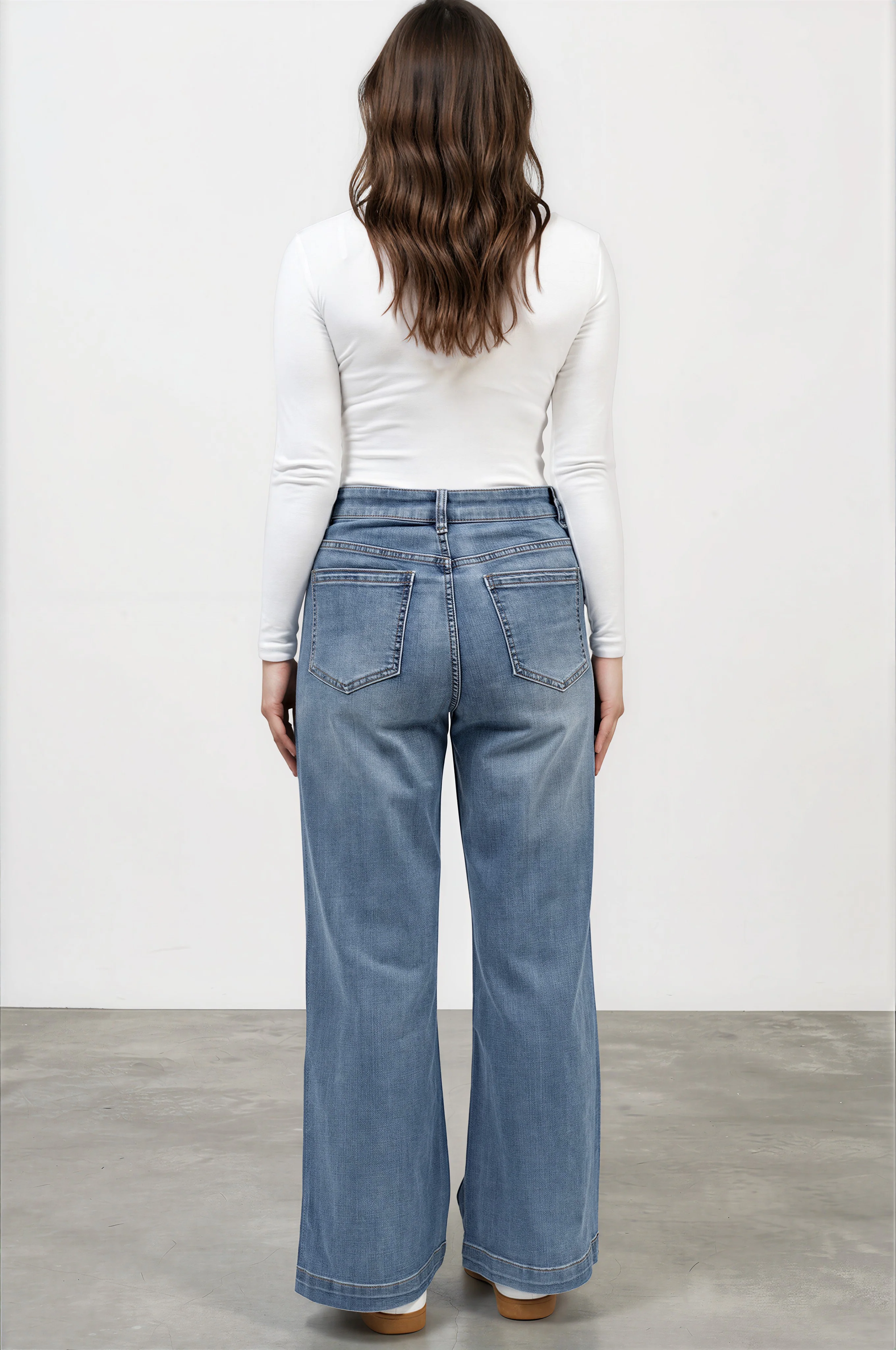 Amonie Jeans - High Waisted Wide Leg Jeans in Mid Wash Denim - Image 5