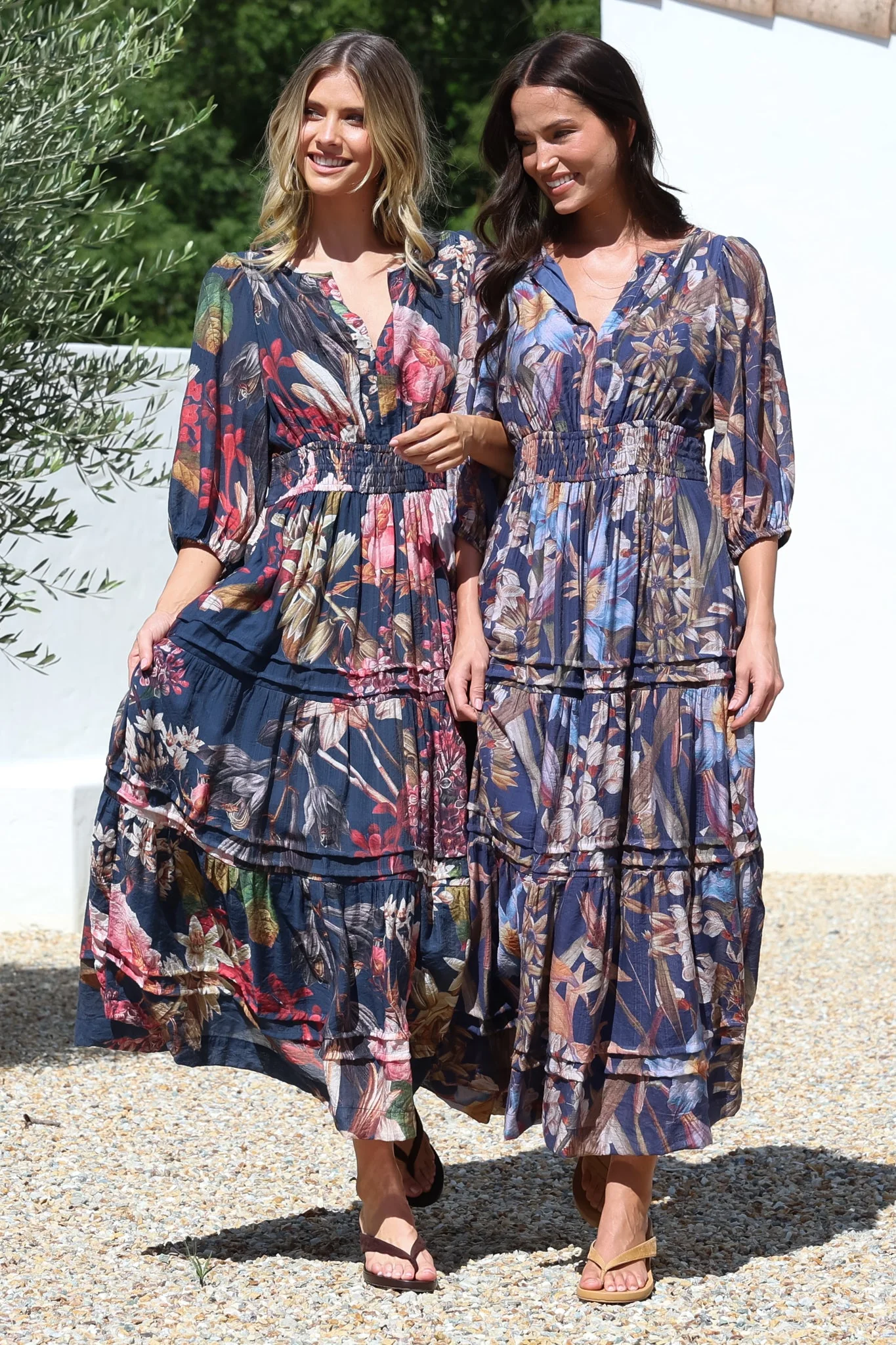 Mondelo Maxi Dress - Pleated Detailed A-Line Dress with 3/4 Balloon Sleeves in Belle Print Navy - Image 9