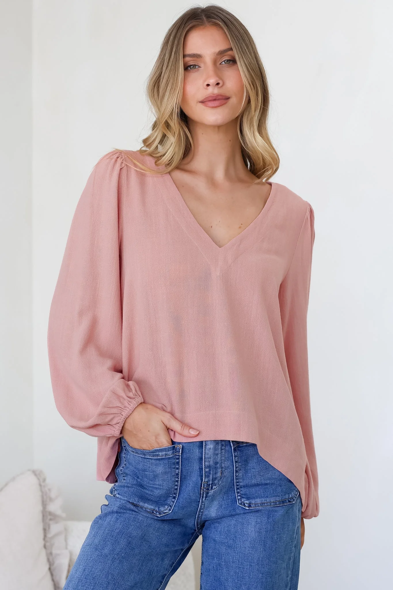 Ritual Top - V-Neck High Low Pull Over with Long Balloon Sleeves in Dusty Pink - Image 3
