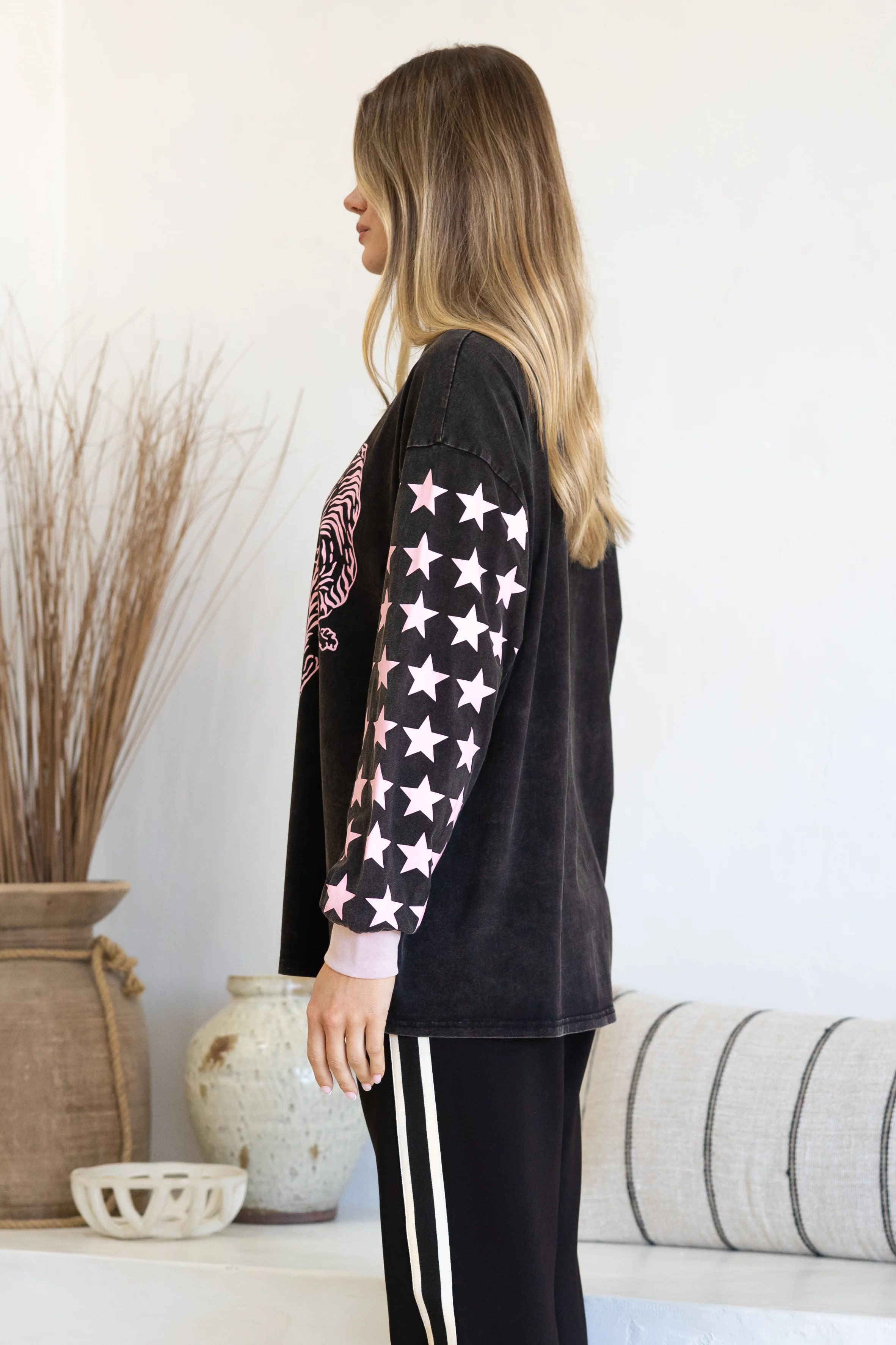 Rival Tiger Long Sleeve Tee - Crew Neck Contrast Stripe Graphic T-Shirt in Black Acid Wash - Image 7